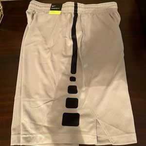NWT Nike elite mens size medium shorts